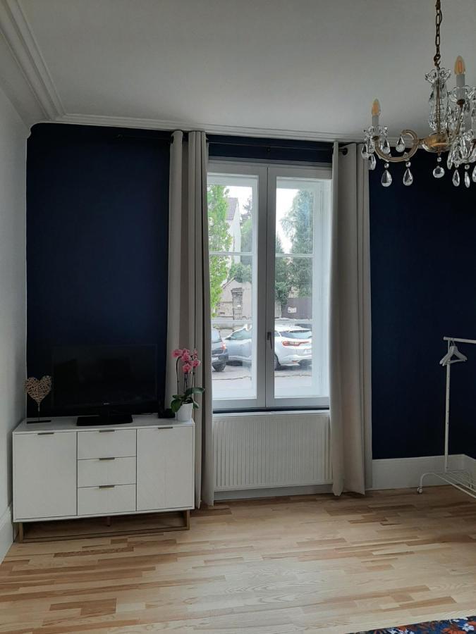 Suite Yves Klein - Proche Gare Et Centre-Ville- Entree Privee Remiremont Luaran gambar